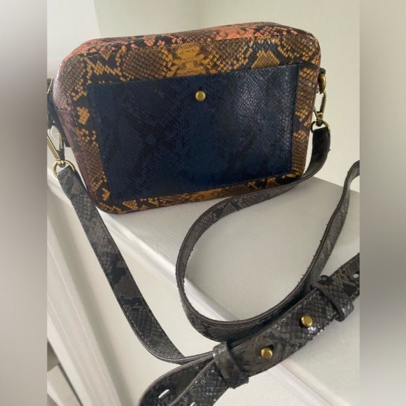 Madewell Handbags - Madewell crossbody purse NWT